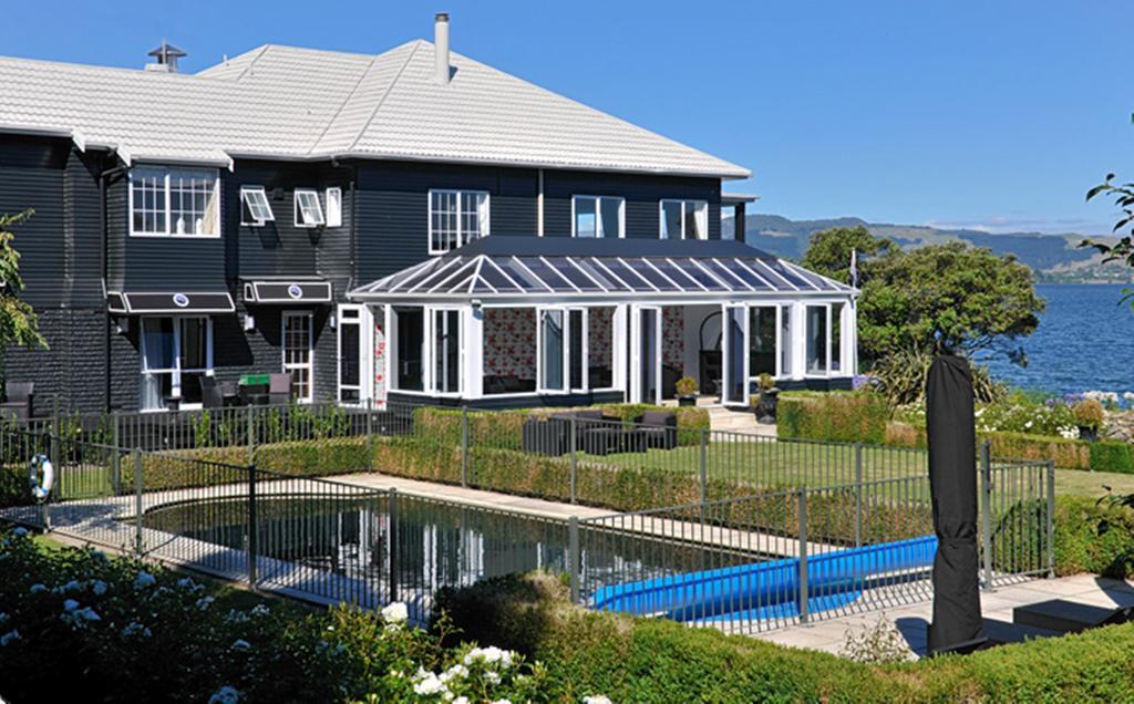 רוטורואה Black Swan Lakeside Boutique Hotel מראה חיצוני תמונה